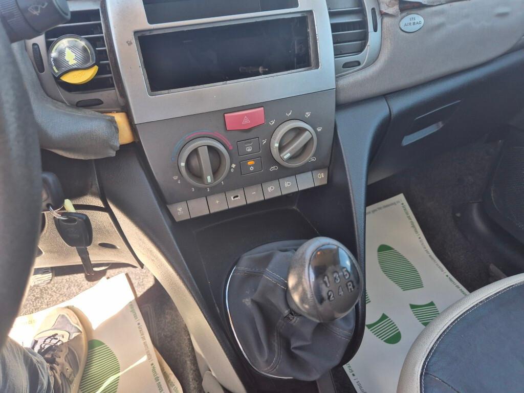 Lancia Ypsilon 1.3 Multijet 70CV Platino