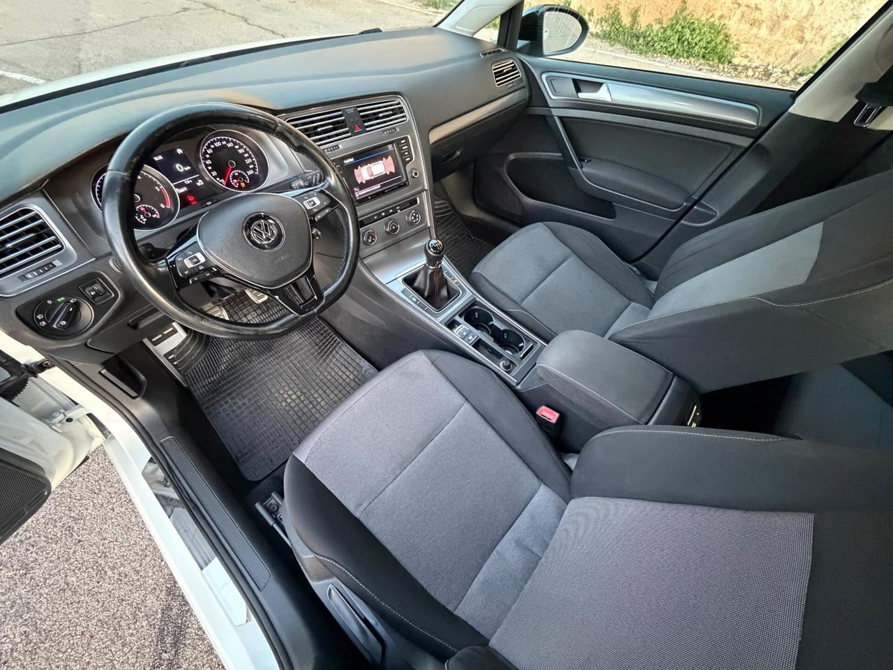 Volkswagen Golf/1.6 TDI 90CV/CAR PLAY/CERCHI 17"/NEOPATENTATI