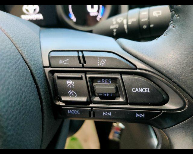 TOYOTA Yaris 1.5h Trend