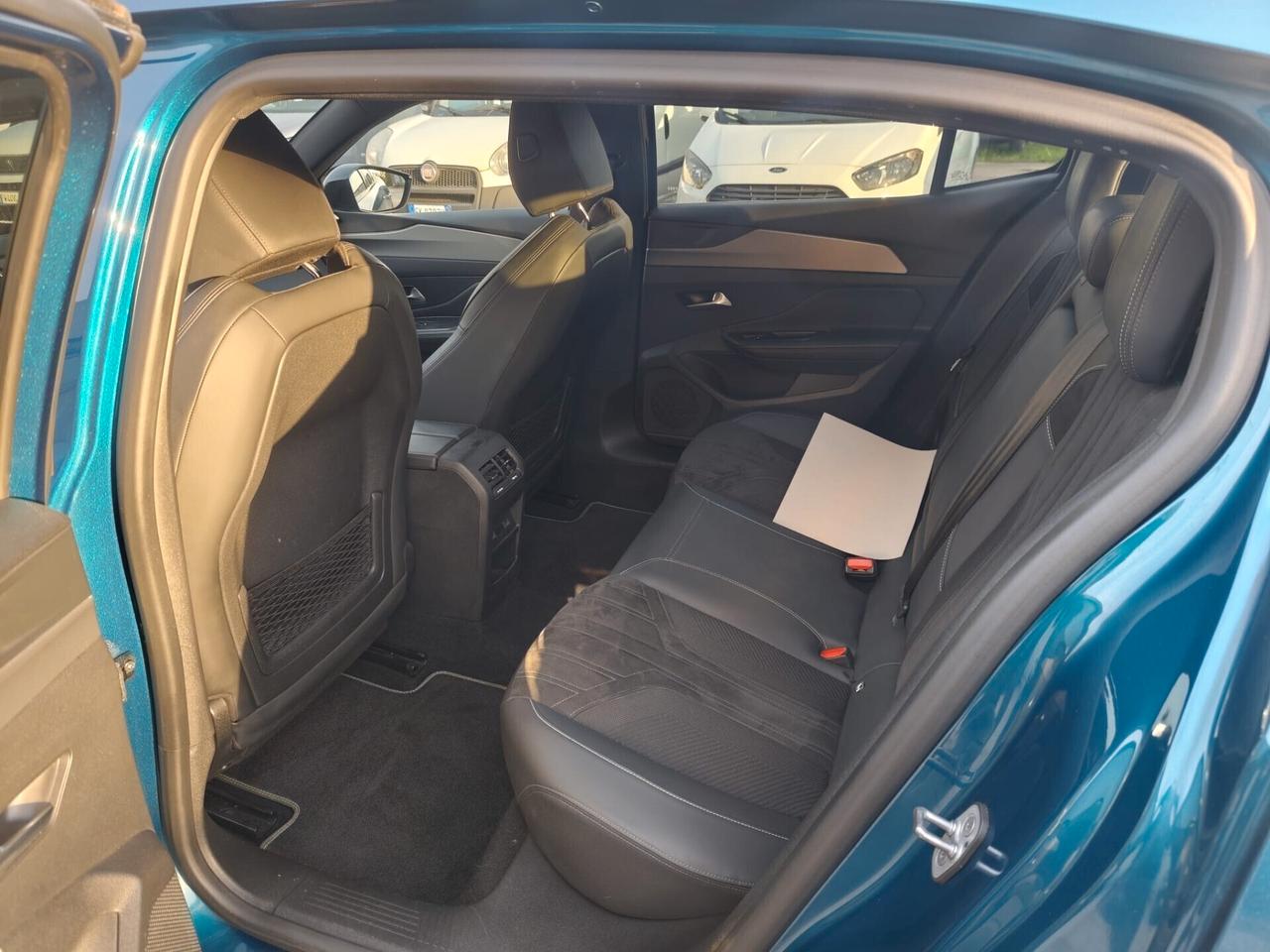 Peugeot 408 GT PLUG-IN HYBRID 1.6 225 CC