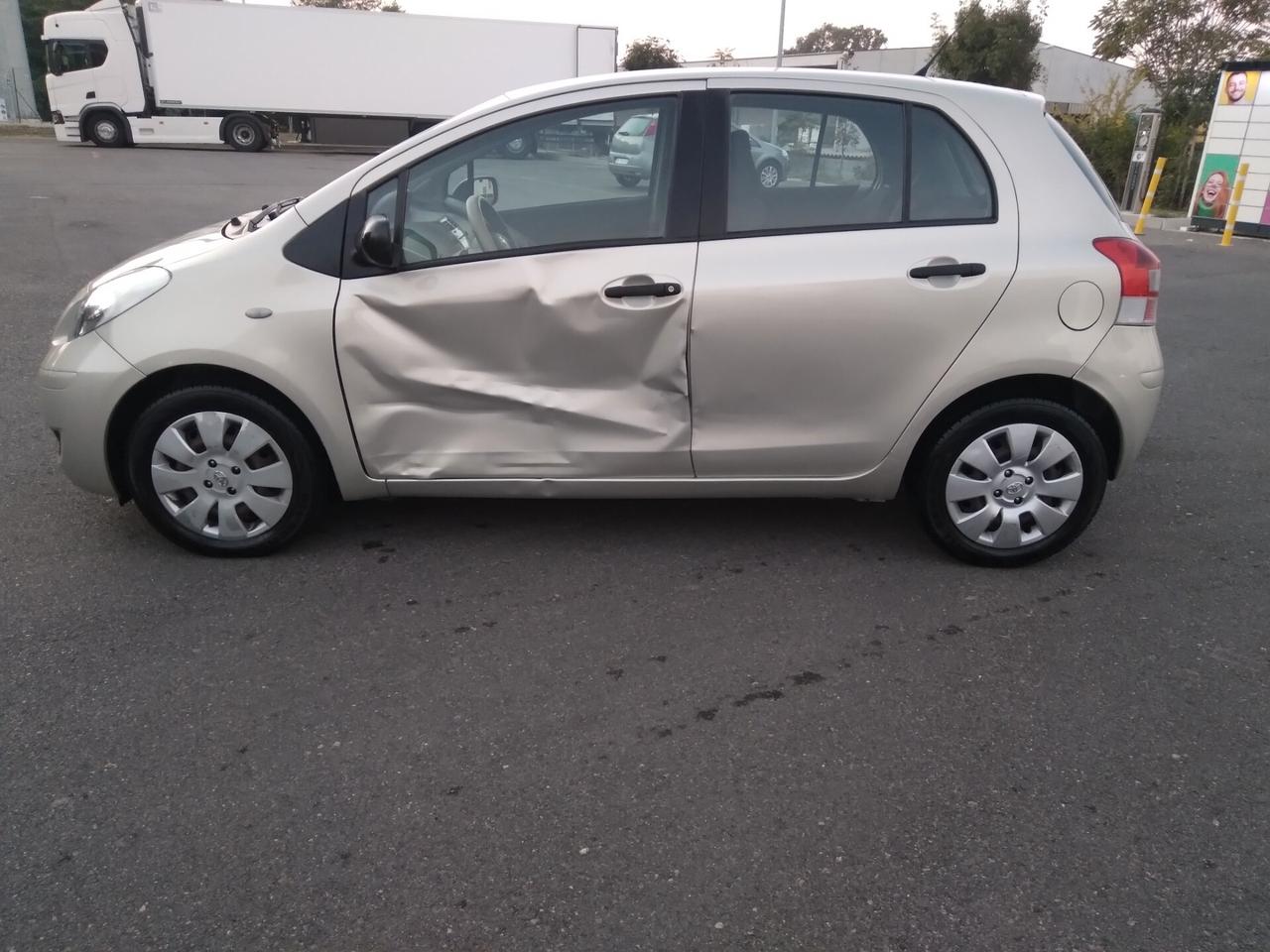 Toyota Yaris 1.4 D-4D 90cv 6marce DPF 5 porte Now