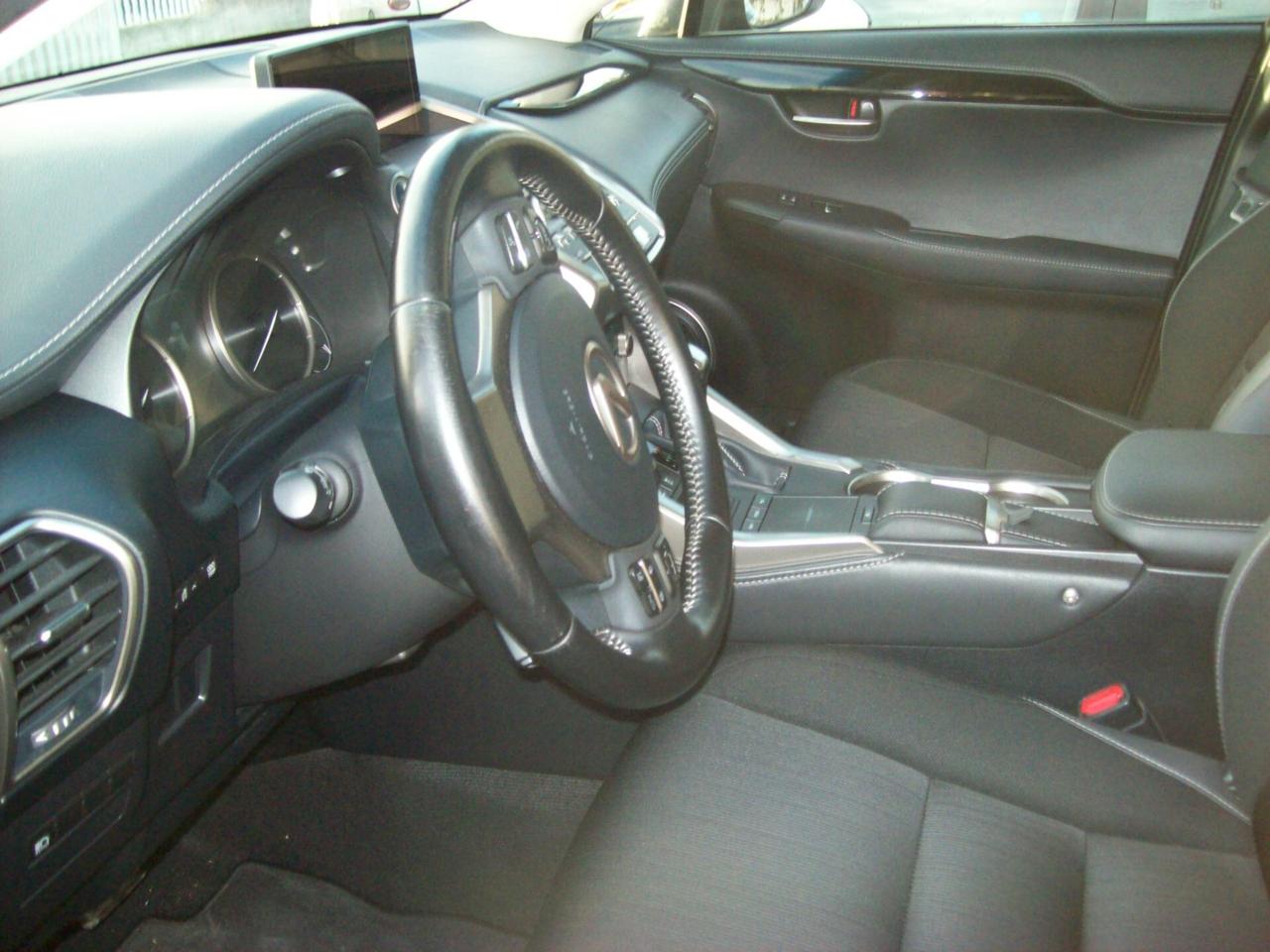 Lexus NX 300h Hybrid 4WD Business