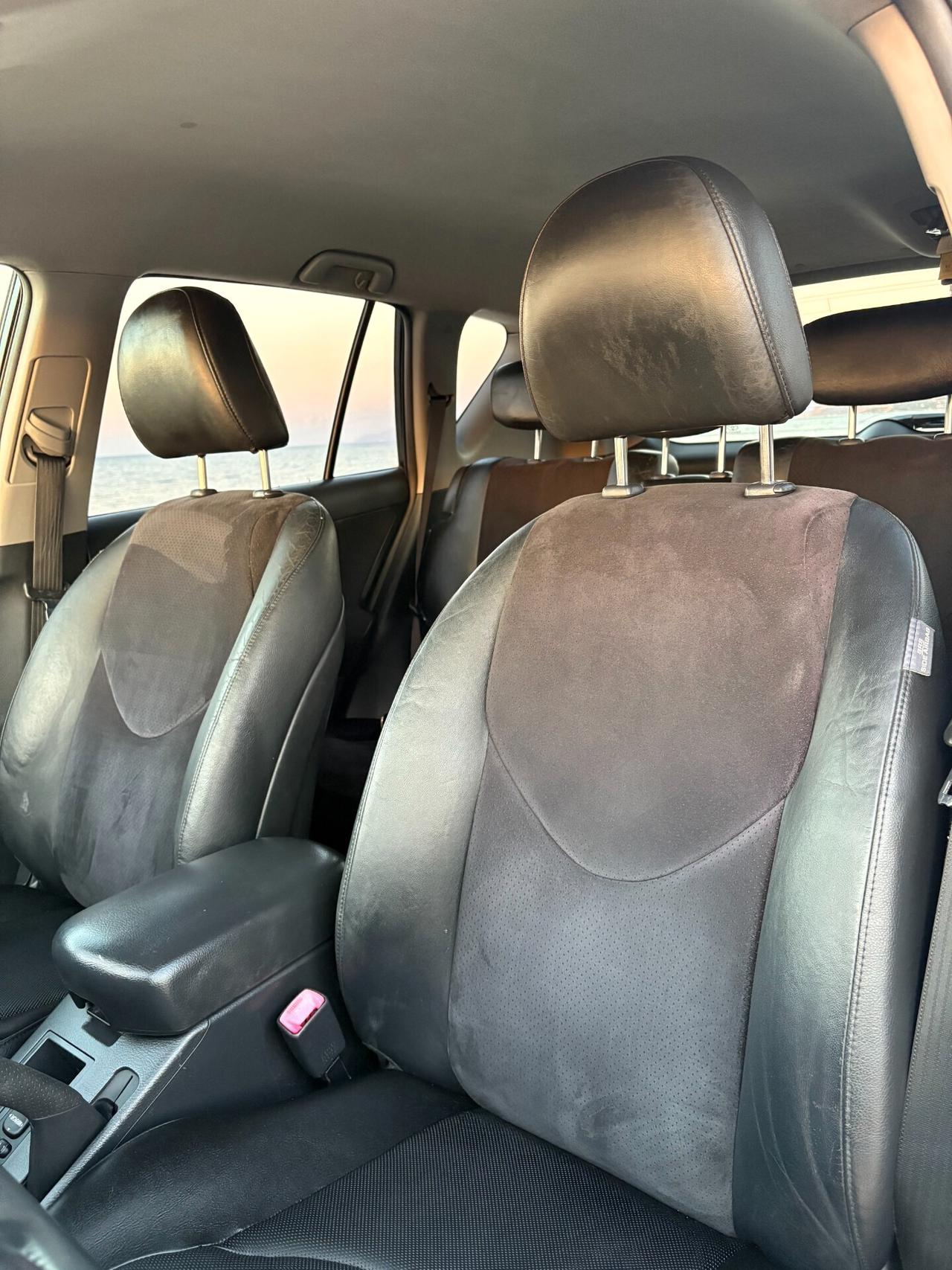 Toyota RAV 4 RAV4 2.2 D-4D 150 CV Lounge