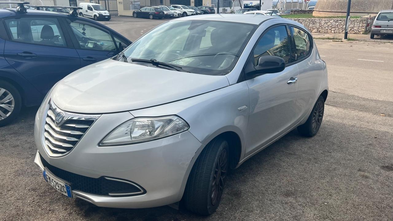 Lancia Ypsilon 0.9 TwinAir 85 CV 5 porte S&S Silver