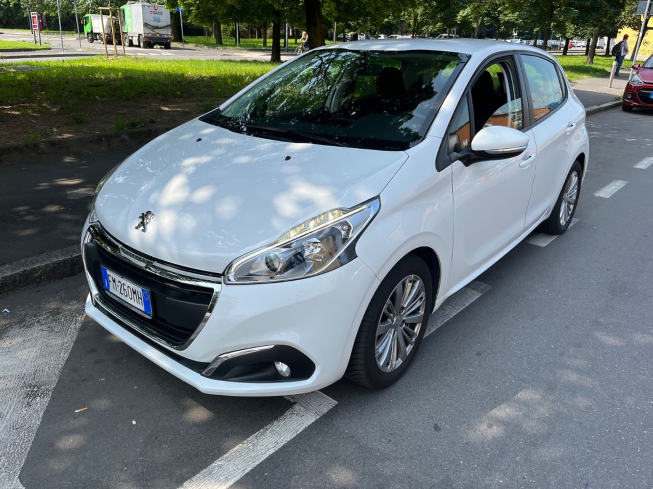 Peugeot 208 BlueHDi 75 5 porte Allure