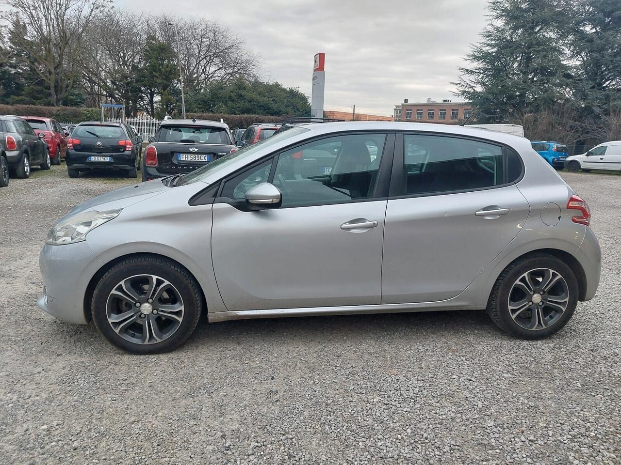 Peugeot 208 PureTech 82 5 P STUPENDA OK NEOPATENTATI