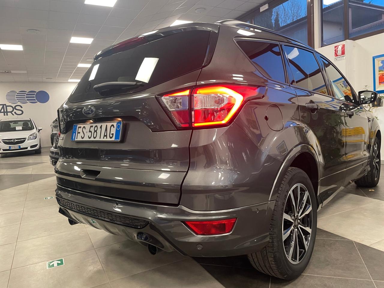 Ford Kuga 1.5 TDCI 120 CV S&S 2WD ST-Line