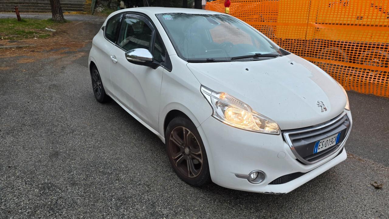 Peugeot 208 1.2 VTi 82 CV 3 porte Allure