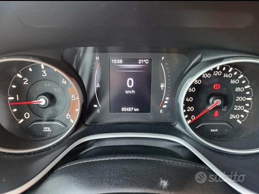 Jeep Compass 1.6 Multijet II 2WD Longitude + gancio traino