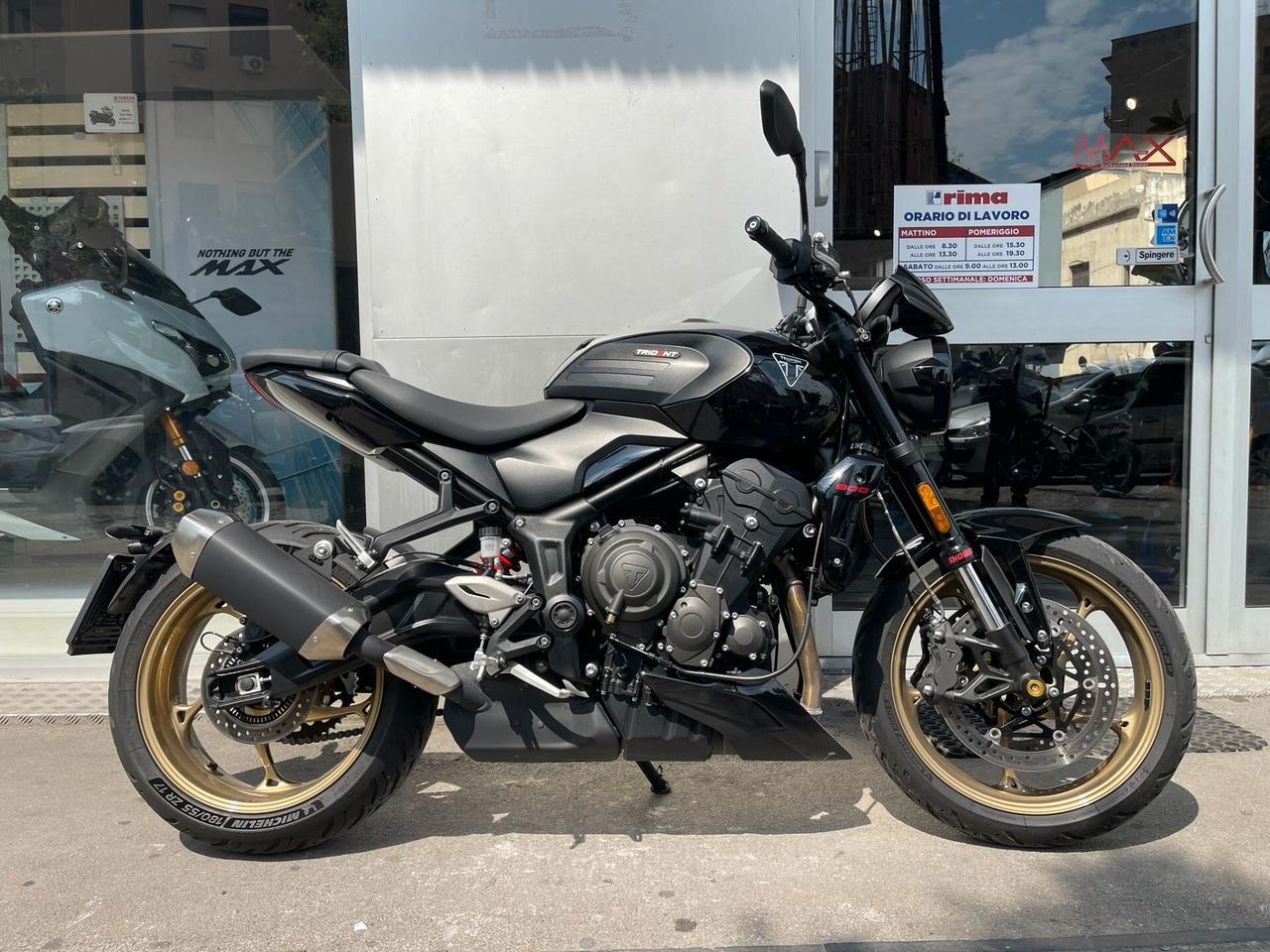 Triumph Trident 900