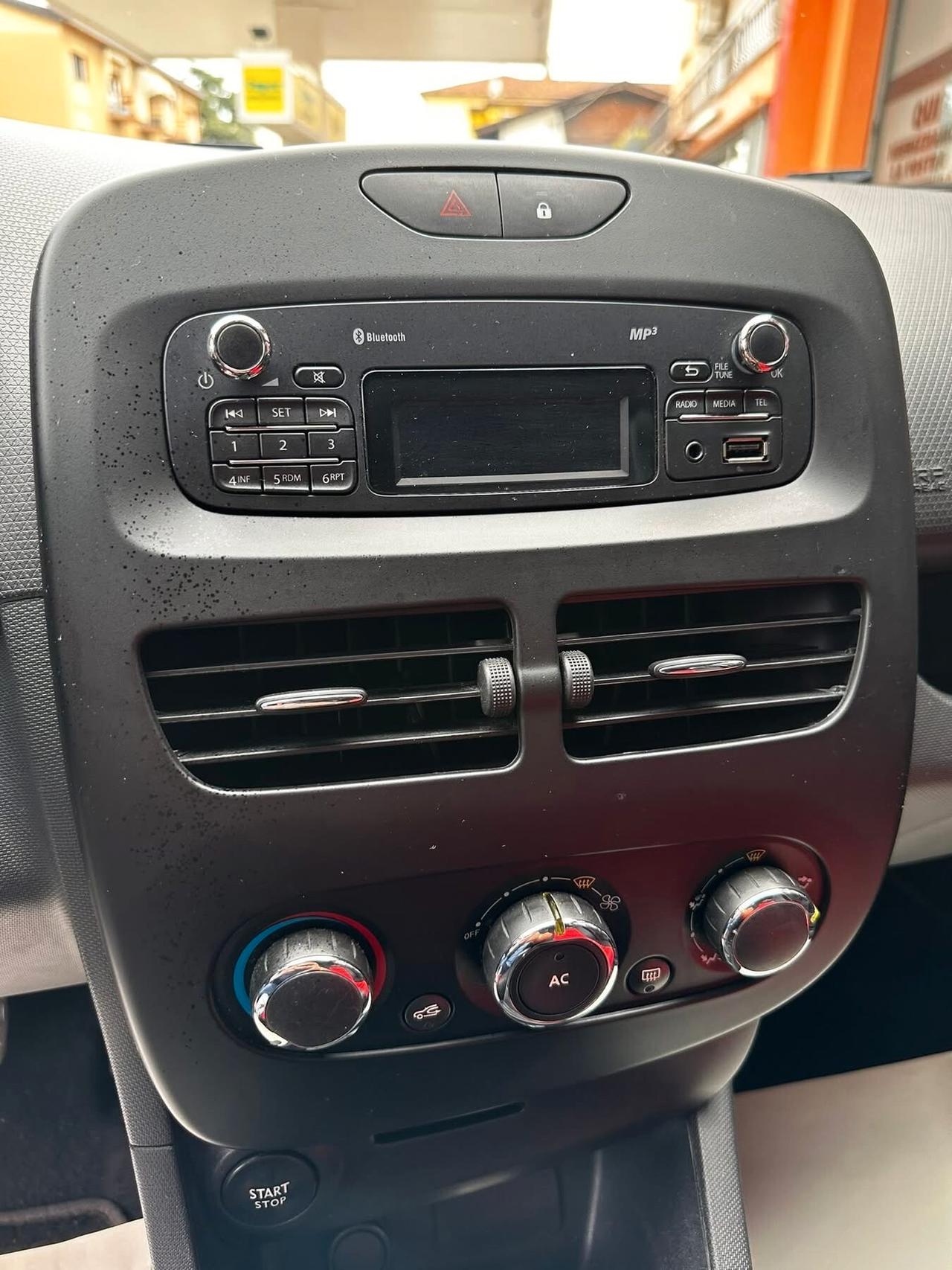 Renault Clio 1.2 75CV GPL 5 porte NEOPATENTATI