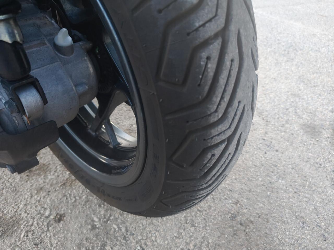 Yamaha X-Max 300 permuta auto/moto