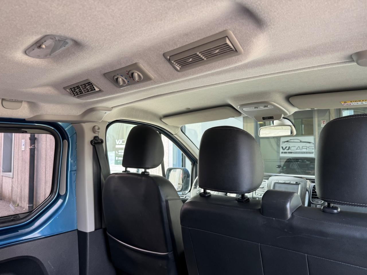 Opel Vivaro 9 posti passo lungo