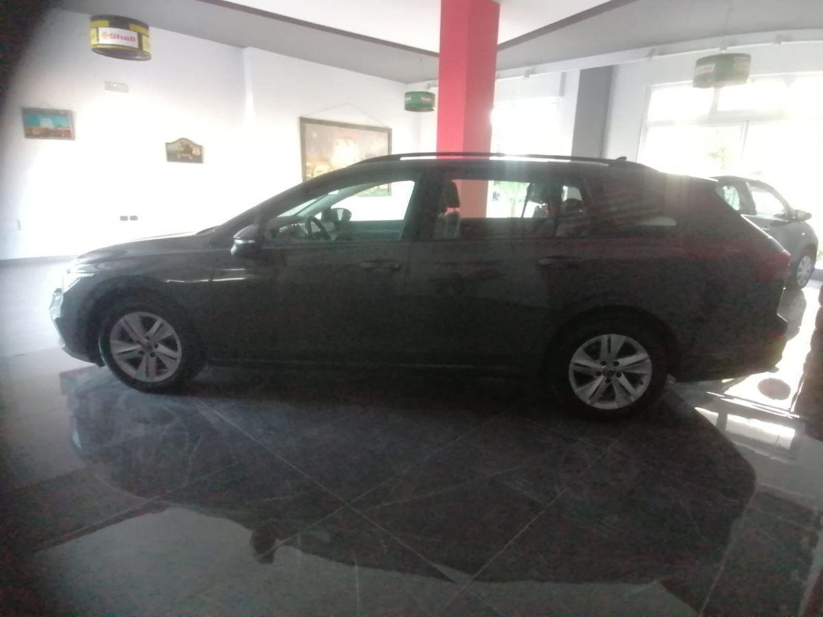 VOLKSWAGEN - Golf Variant - 2.0 TDI SCR Life