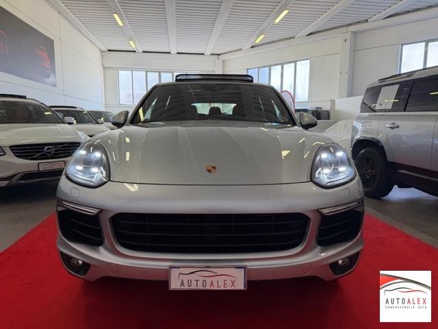 PORSCHE - Cayenne - 3.0 Diesel Platinum Edition