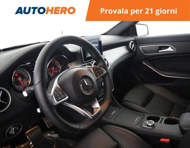 MERCEDES-BENZ CLA 200 Premium