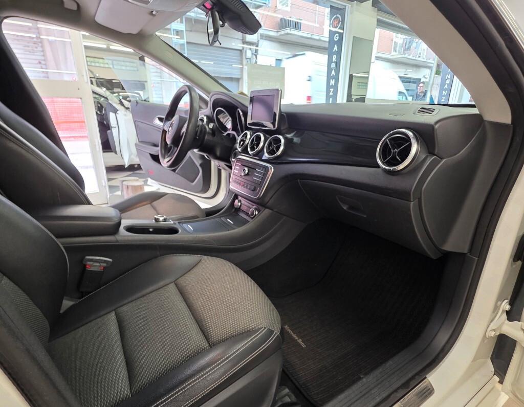 Mercedes-benz CLA 200 d 4Matic Automatic Sport