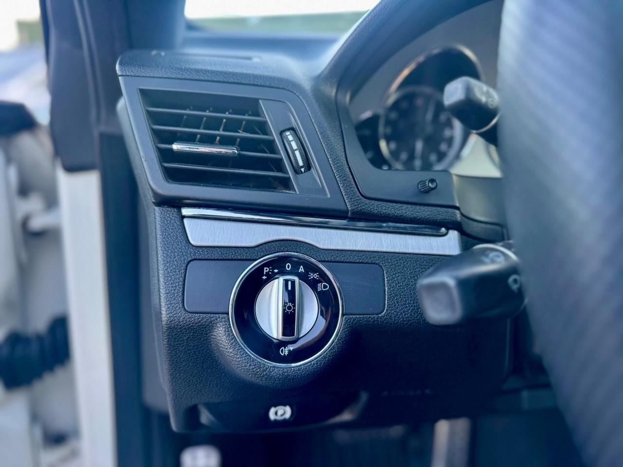 Mercedes-benz E 220 CDI Coupé BlueEFFICIENCY Avantgarde Automatica