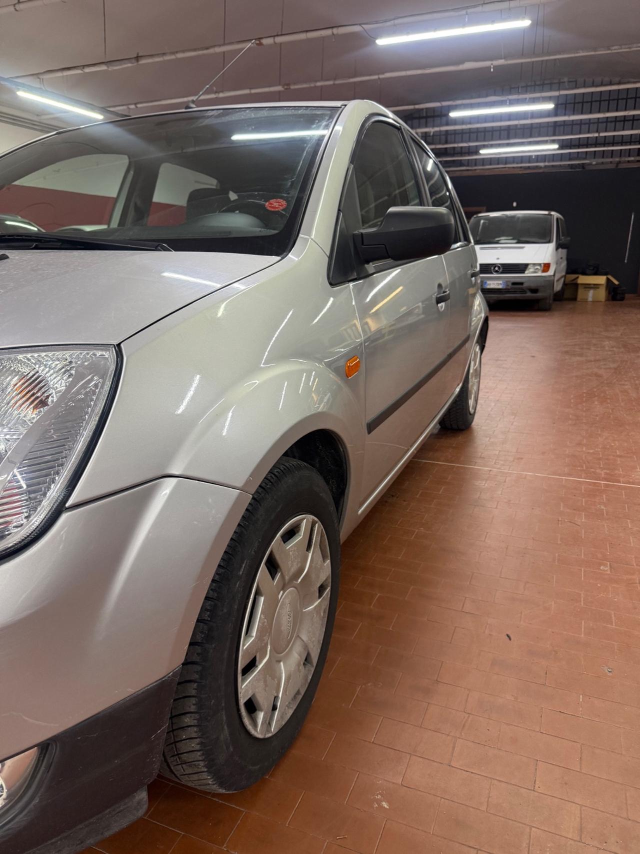 Ford Fiesta 1.2 16V 5p. Ghia