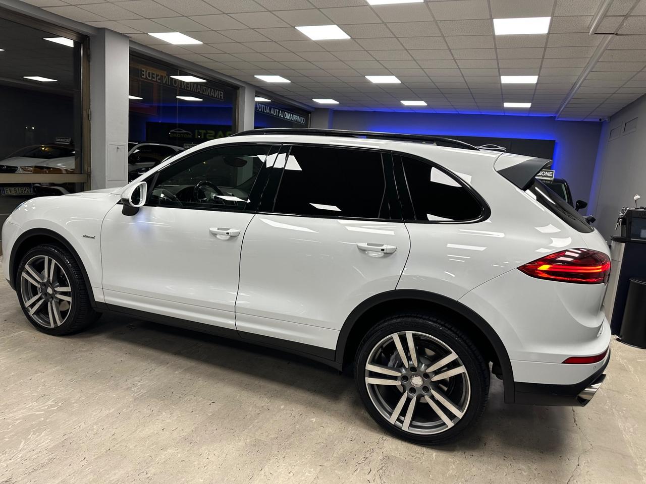 Porsche Cayenne 3.0 Diesel 12/2016 euro 6 239 cv