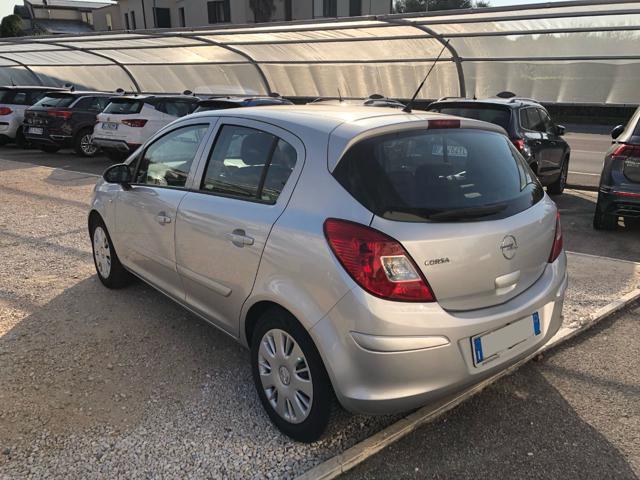 OPEL Corsa 1.2 5 porte Club OK NEOPATENTATI