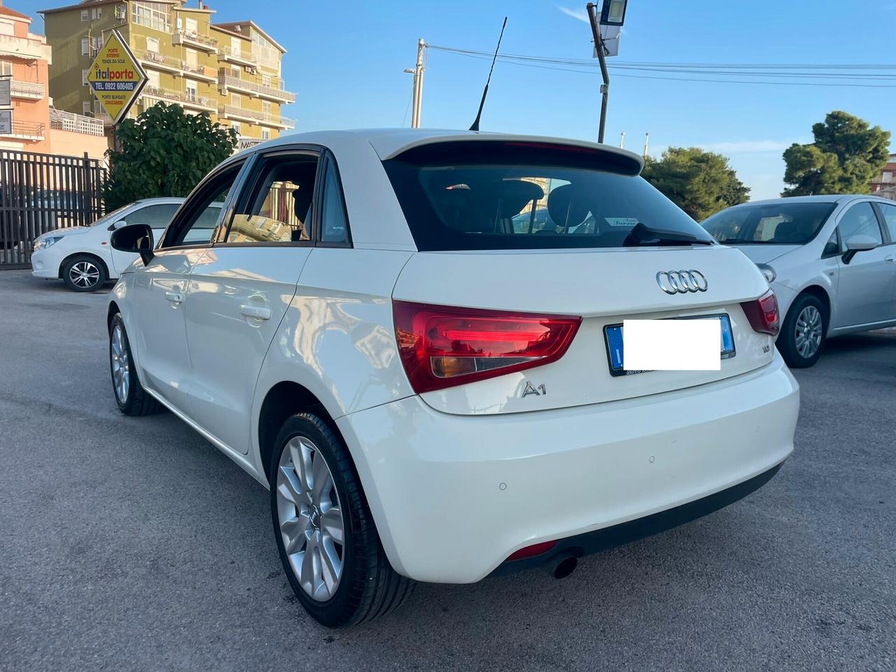 Audi A1 SPB 1.6 TDI Attraction 5P 90 cv