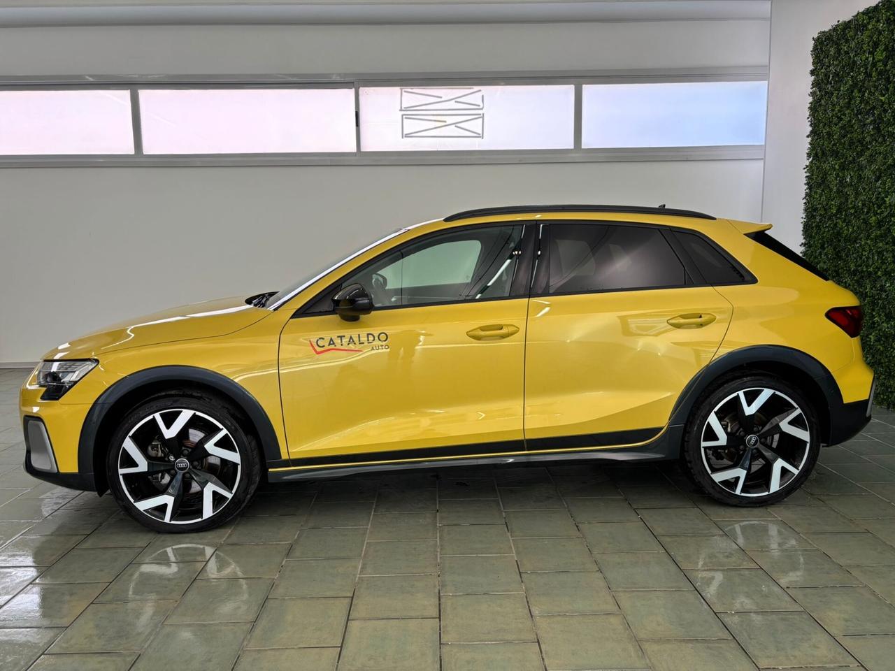 Audi A3 allstreet 35 TFSI S tronic Identity Contrast