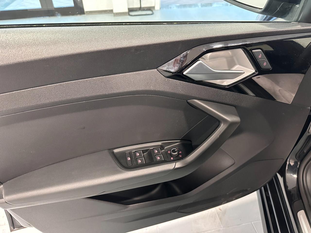 Audi A1 SPORTBACK 25 TFSI S tronic S LINE MATRIX R18
