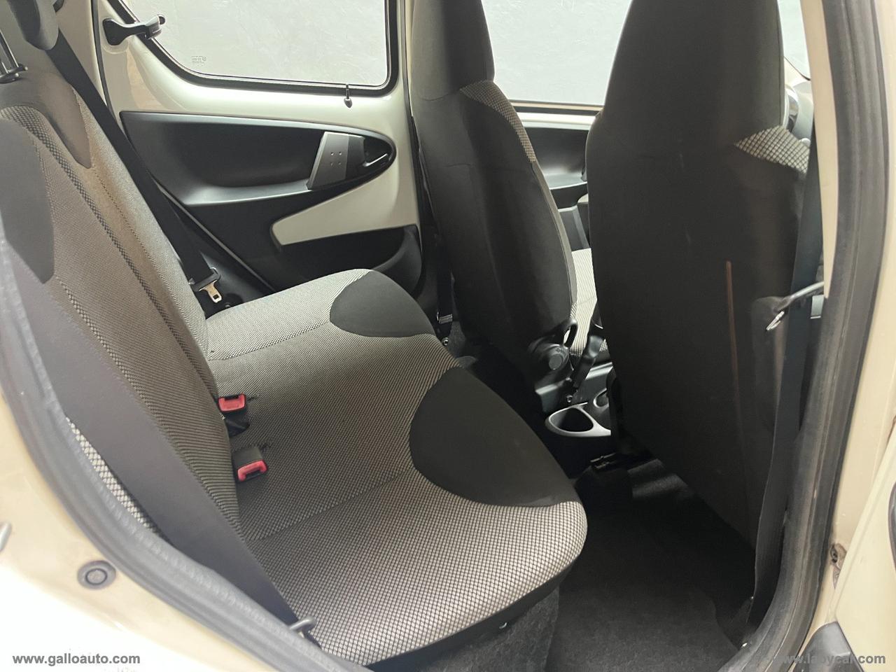 TOYOTA Aygo 1.0 12V VVT-i 5p. Cool Soda Conn.