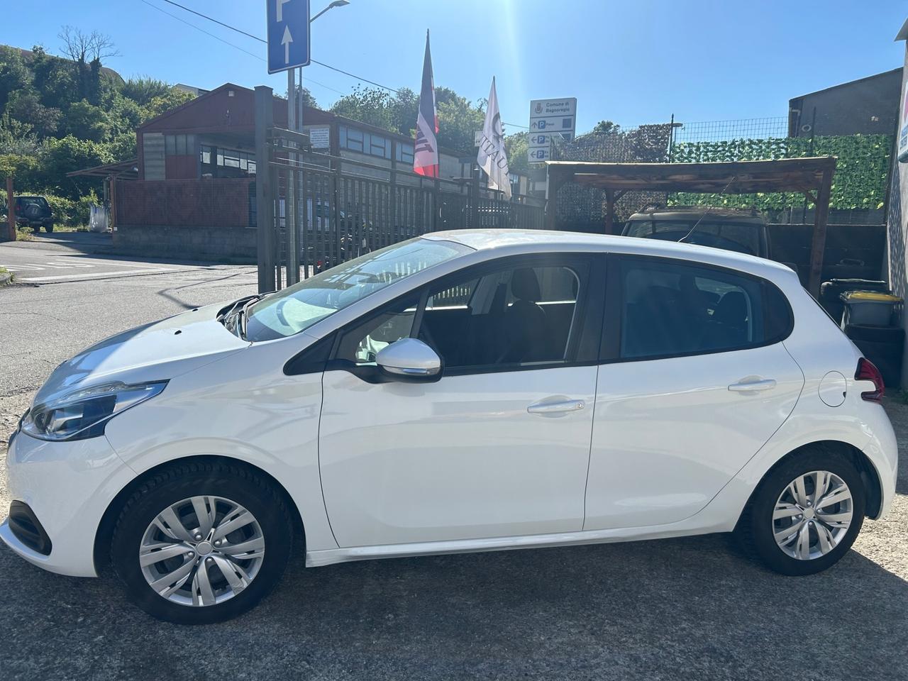 Peugeot 208 BlueHDi 100 5 porte Allure