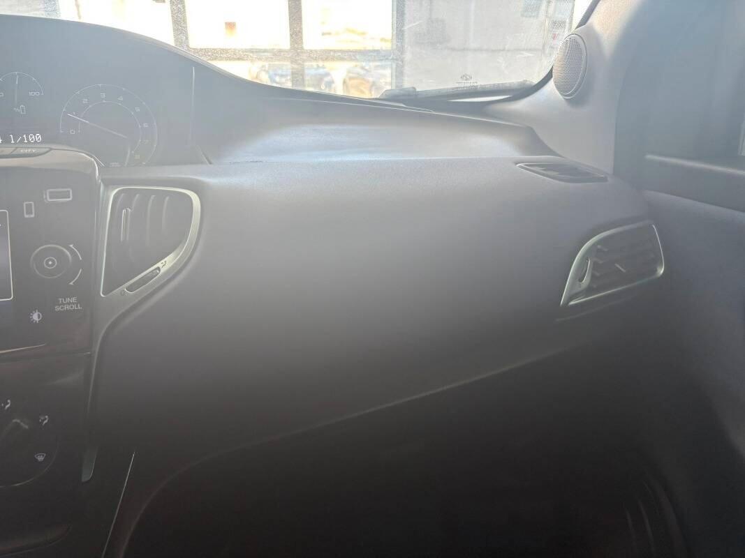 Lancia Ypsilon 1.0 FireFly 5 porte S&S Hybrid Gold