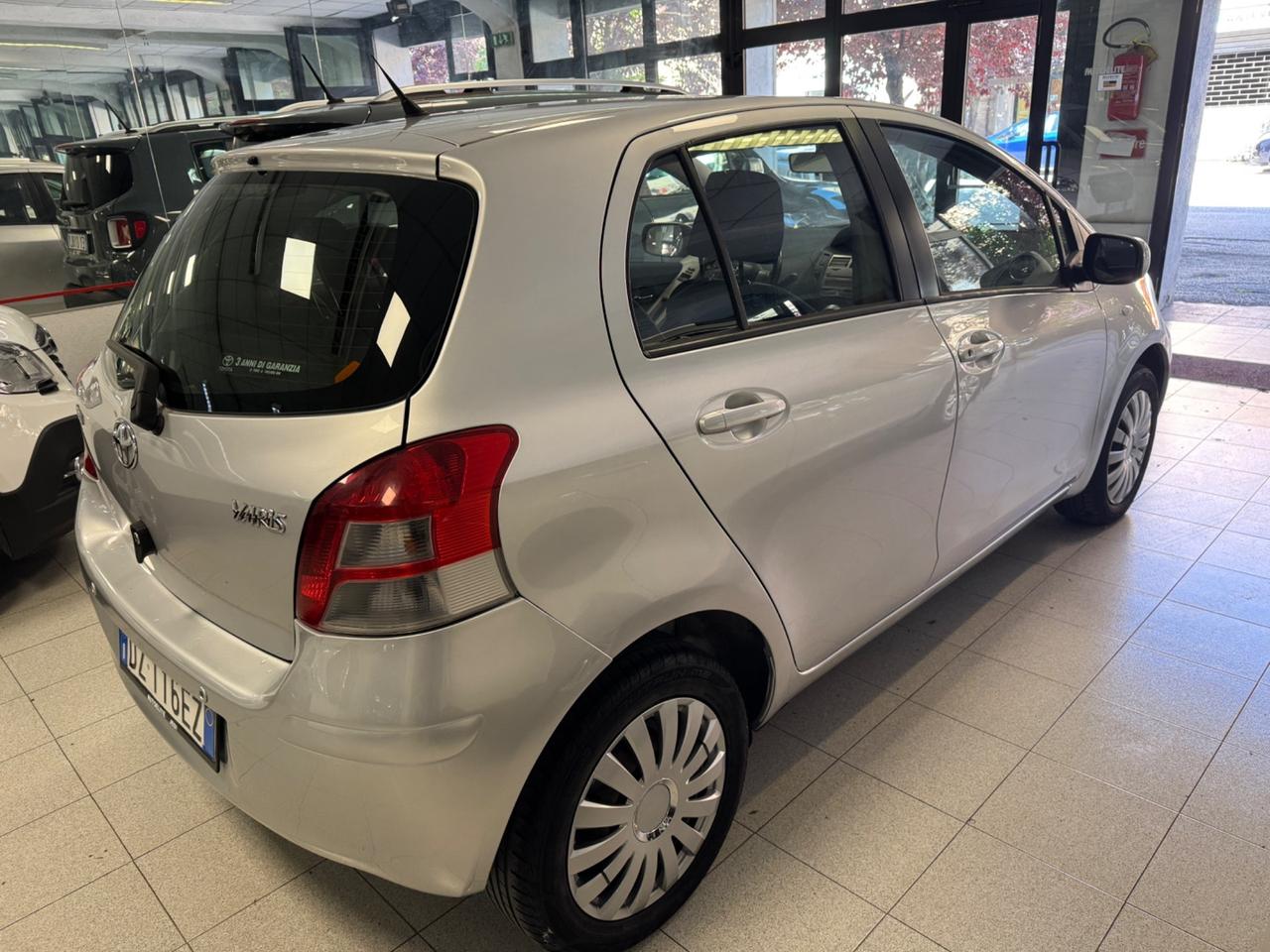Toyota Yaris 1.0 5 porte Sol