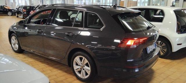 VOLKSWAGEN Golf VAR. 1.0 eTSI EVO DSG Life MILD HYBRID