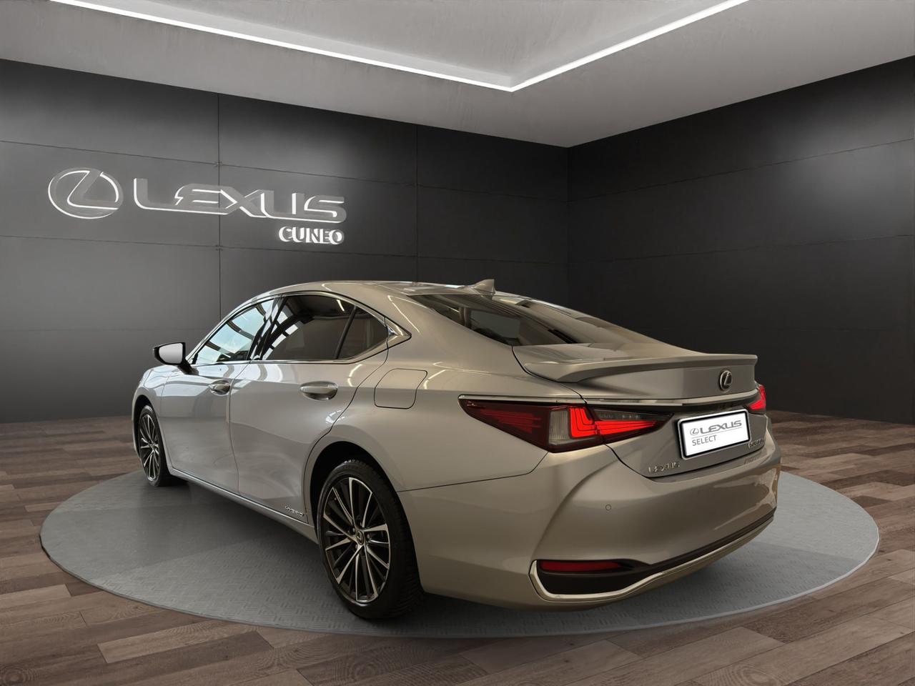 Lexus ES 300h 2.5 Executive cvt