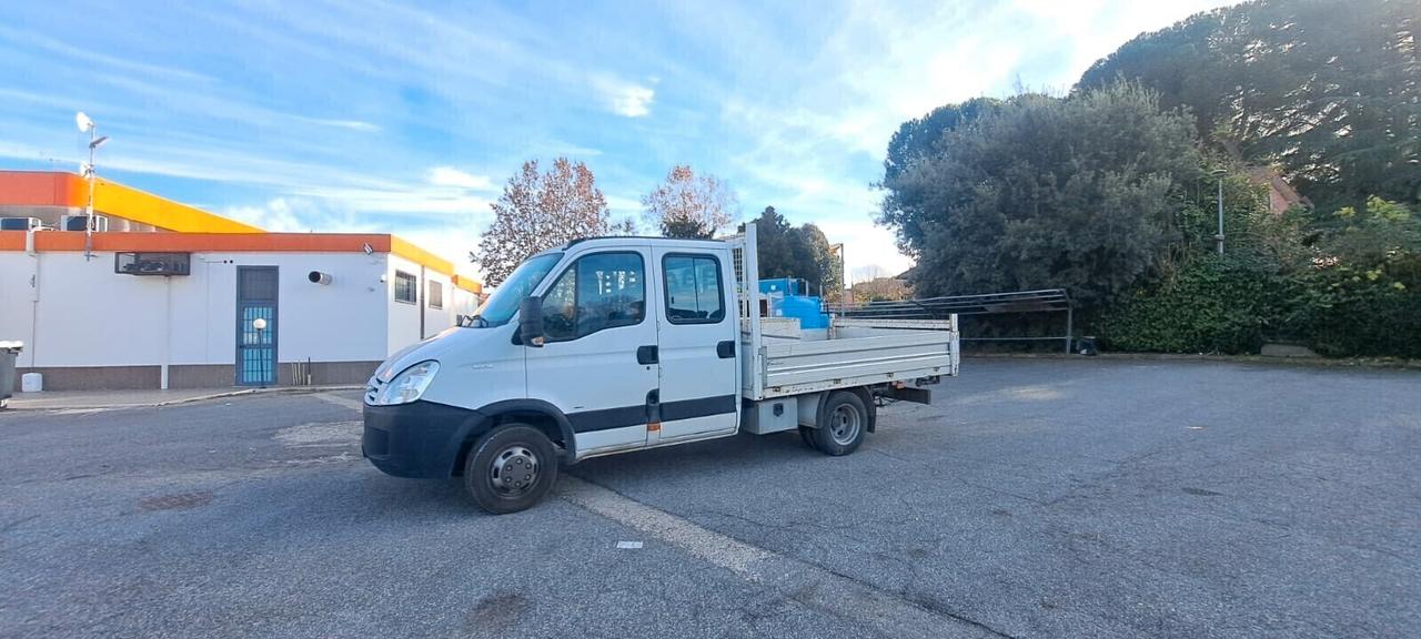 IVECO DAILY CON POSTI E CASSONE