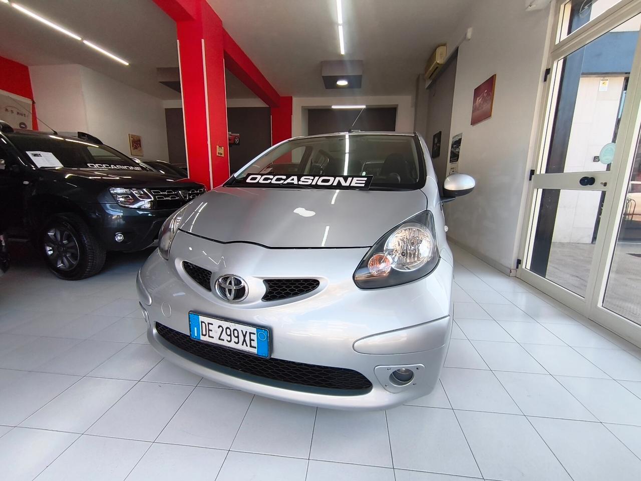 Toyota Aygo 1.0 12V VVT-i 5 porte Sol