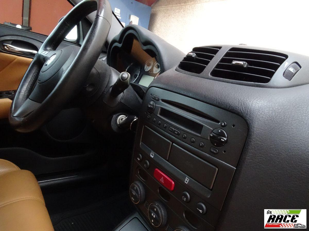 ALFA ROMEO - GT - 1.9 JTDM 16V Distinctive