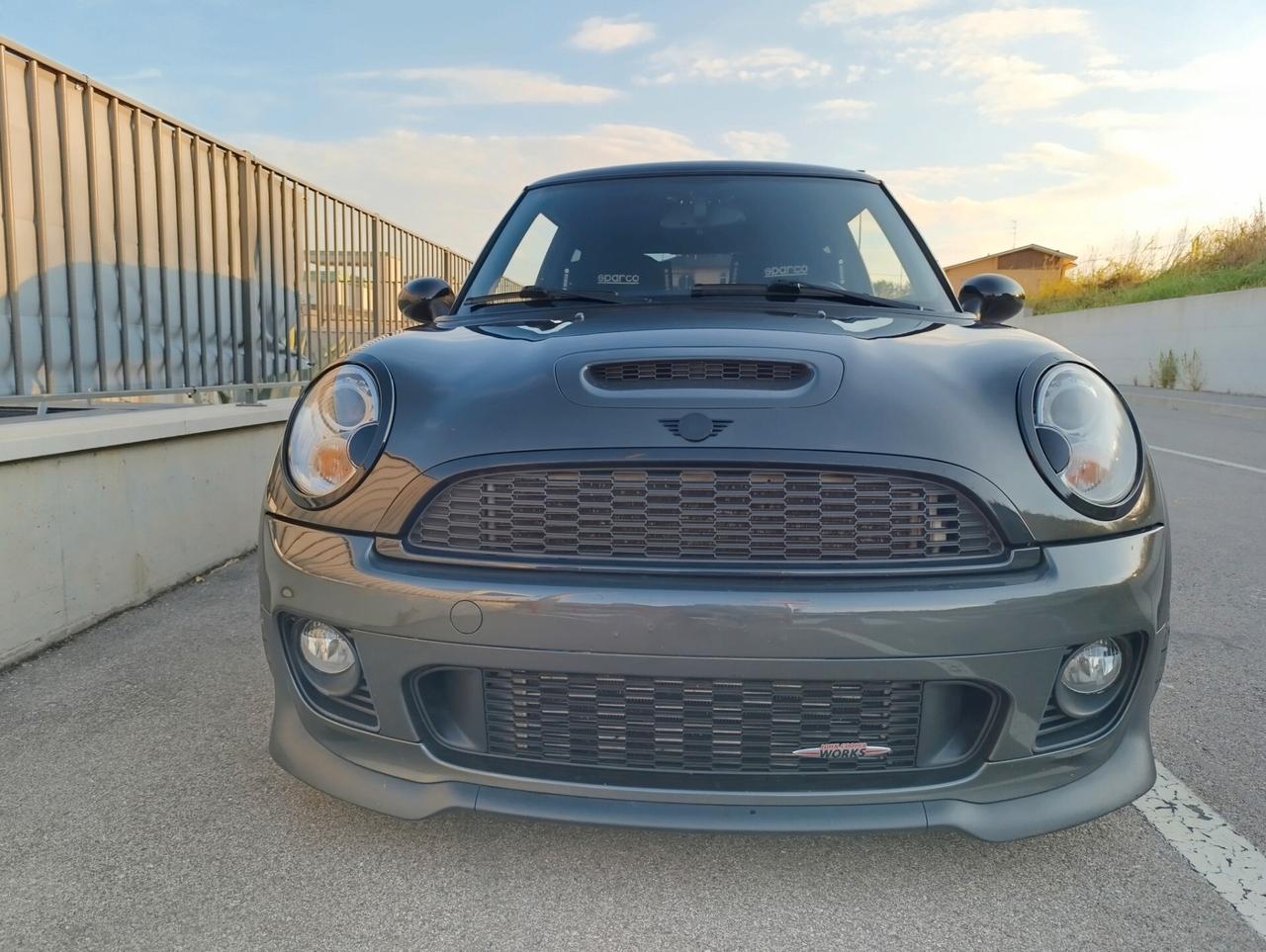 Mini John Cooper Works 211cv #GM