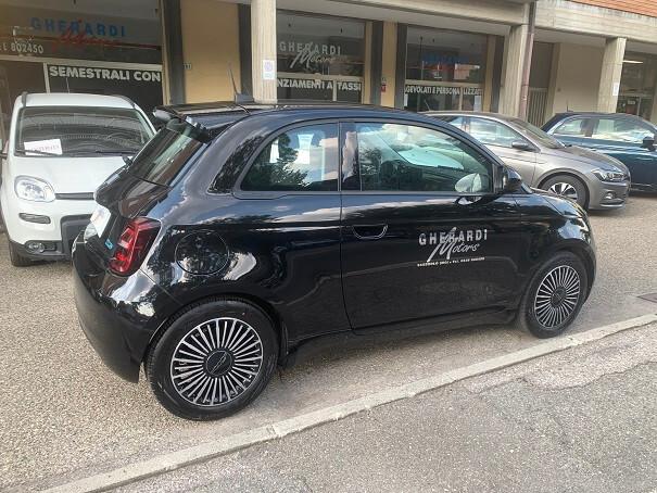 Fiat 500 500e Berlina 42 kWh Icon