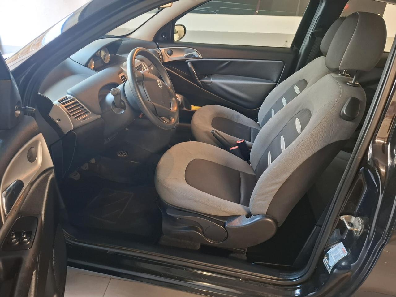 Lancia Ypsilon 1.2 Argento