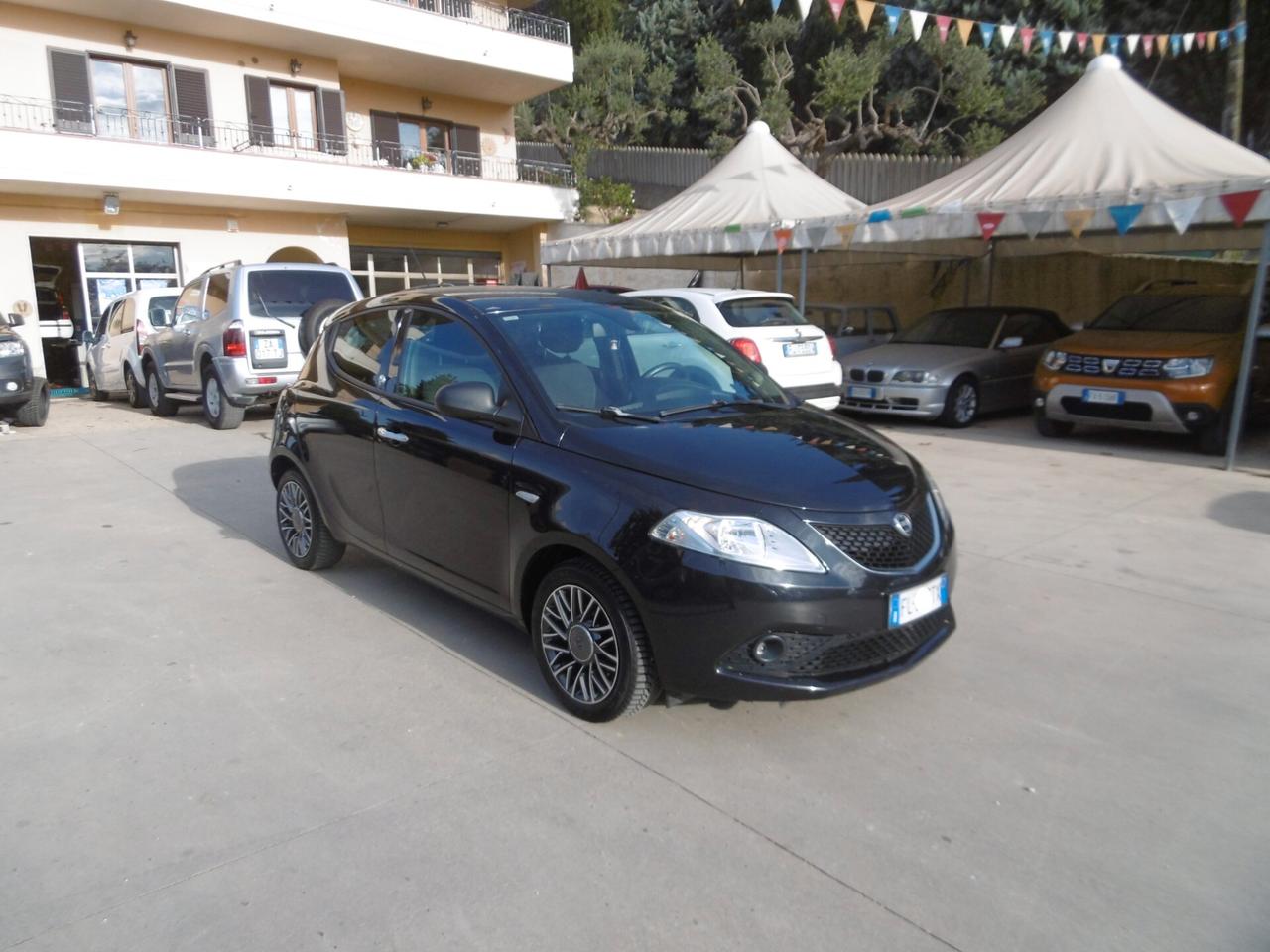 Lancia Ypsilon 1.2 69 CV 5 porte GPL Ecochic Gold