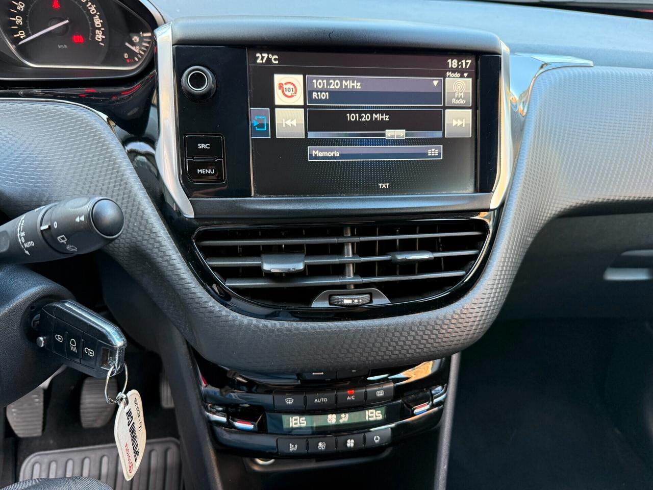 Peugeot 208 BlueHDi 100 5 porte Allure per neopatentati