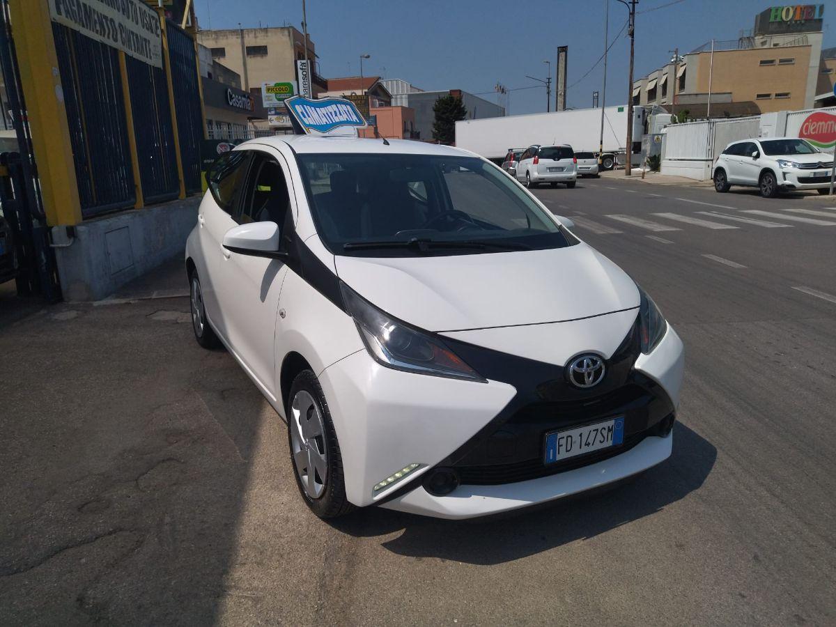 TOYOTA Aygo 1.0 VVT-i 69 CV 5 porte x-cool