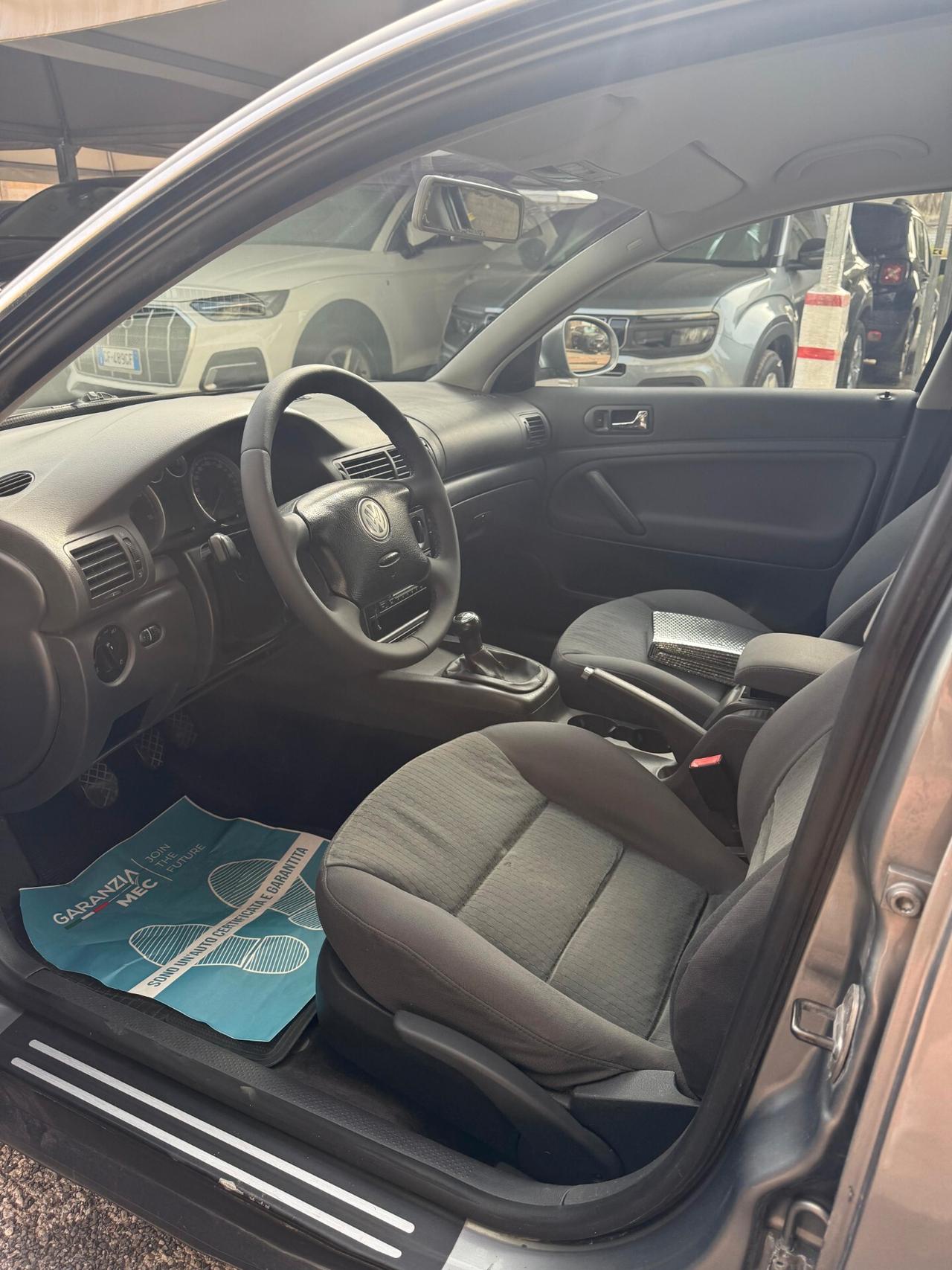 Volkswagen Passat 1.9 TDI/130 CV cat Var. H.line 2004