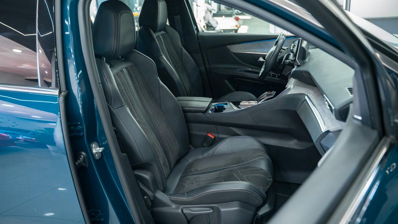 Peugeot 3008 1.5 BLUEHDI GT PACK SES 131 CV EAT8 AUTO FOCAL VIR