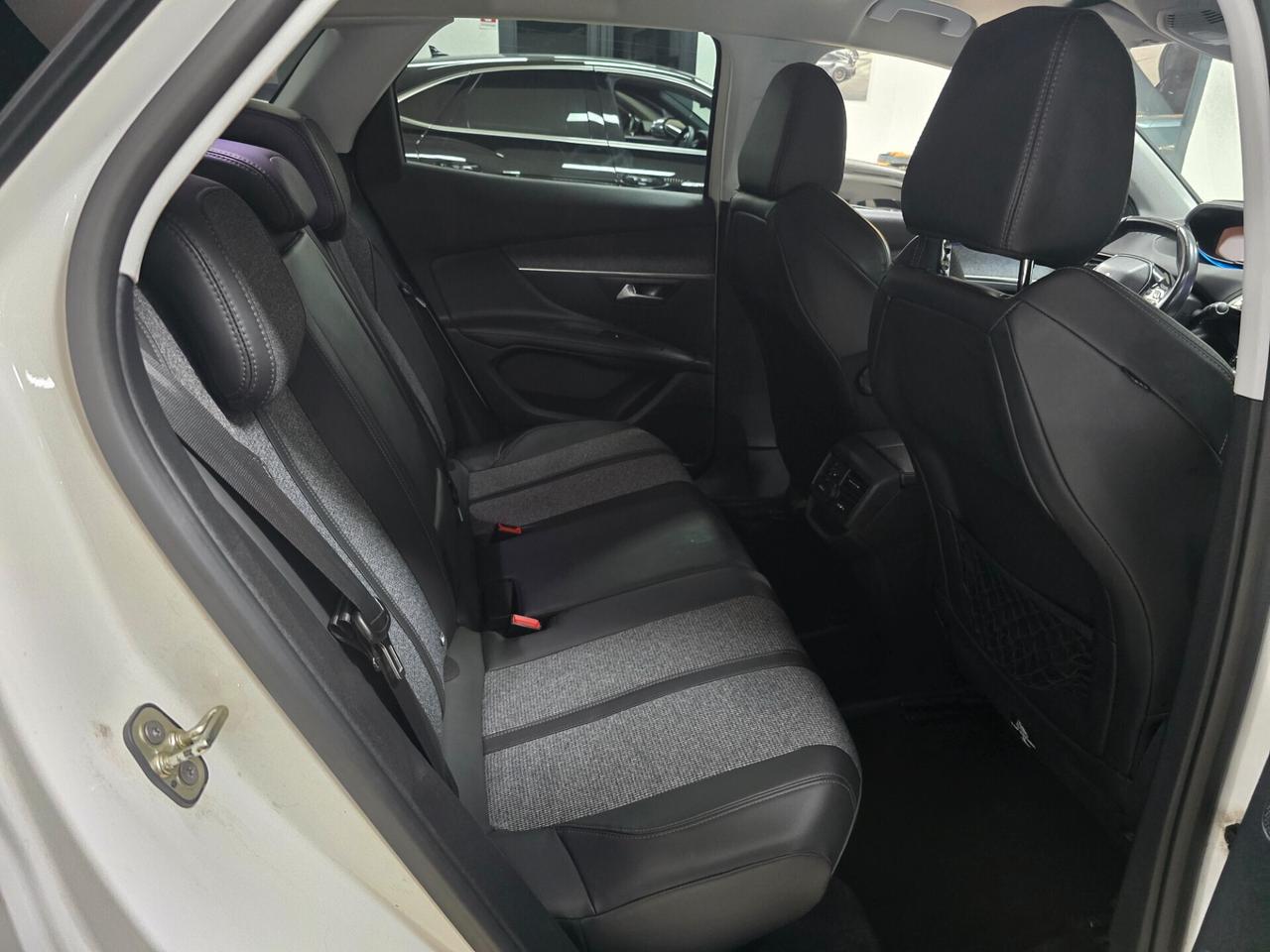 Peugeot 3008 2.0 bluehdi Active s