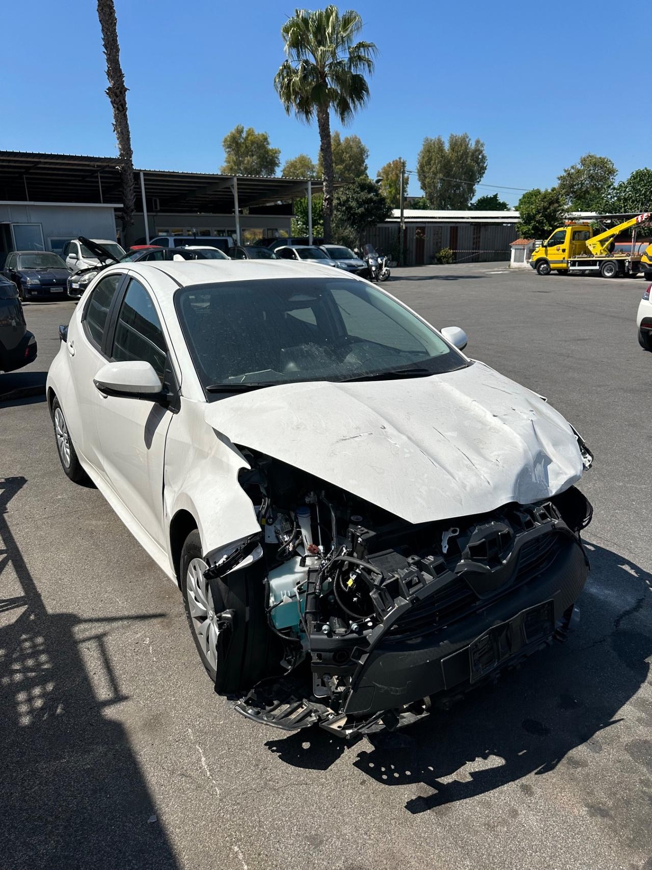 Toyota Yaris 1.5 Hybrid INCIDENTATA
