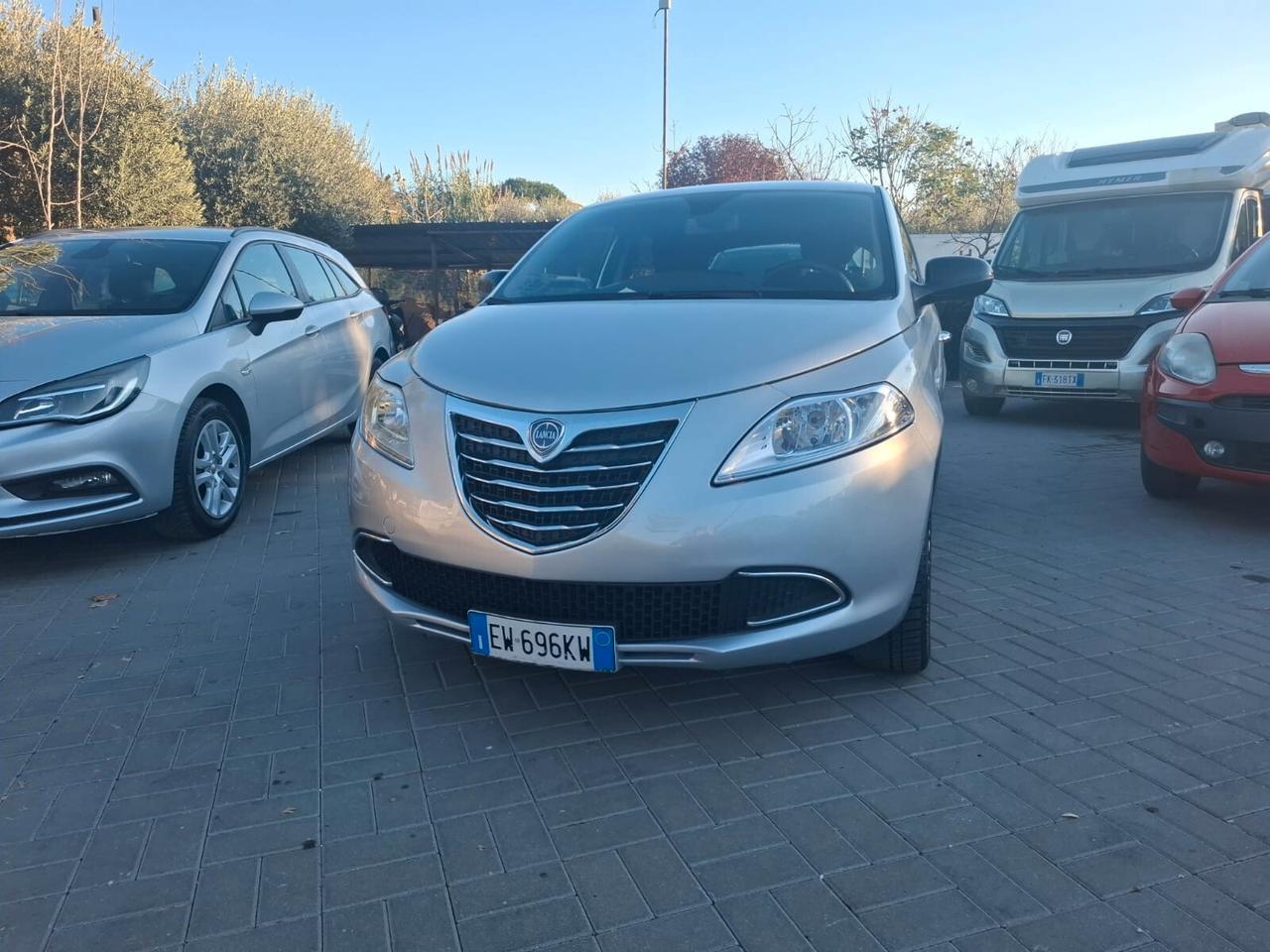 Lancia Ypsilon 1.2 69 CV 5 porte Platinum