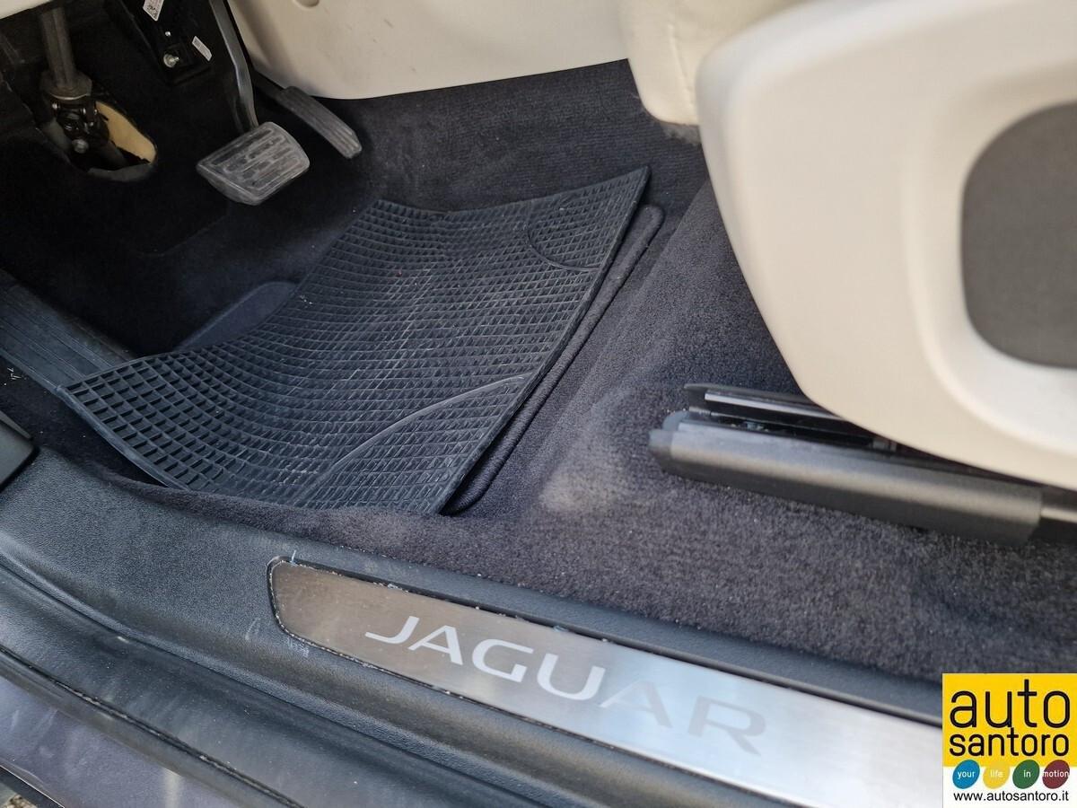 JAGUAR E- PACE 2.0 MILD-HYBRID 4WD R-DYNAMIC S