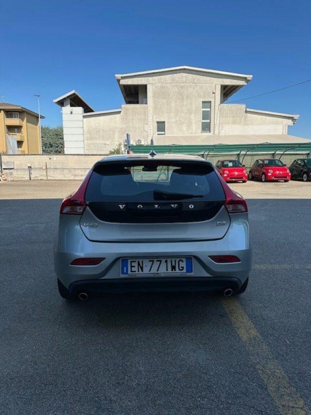 VOLVO V40 D3 Geartronic Momentum
